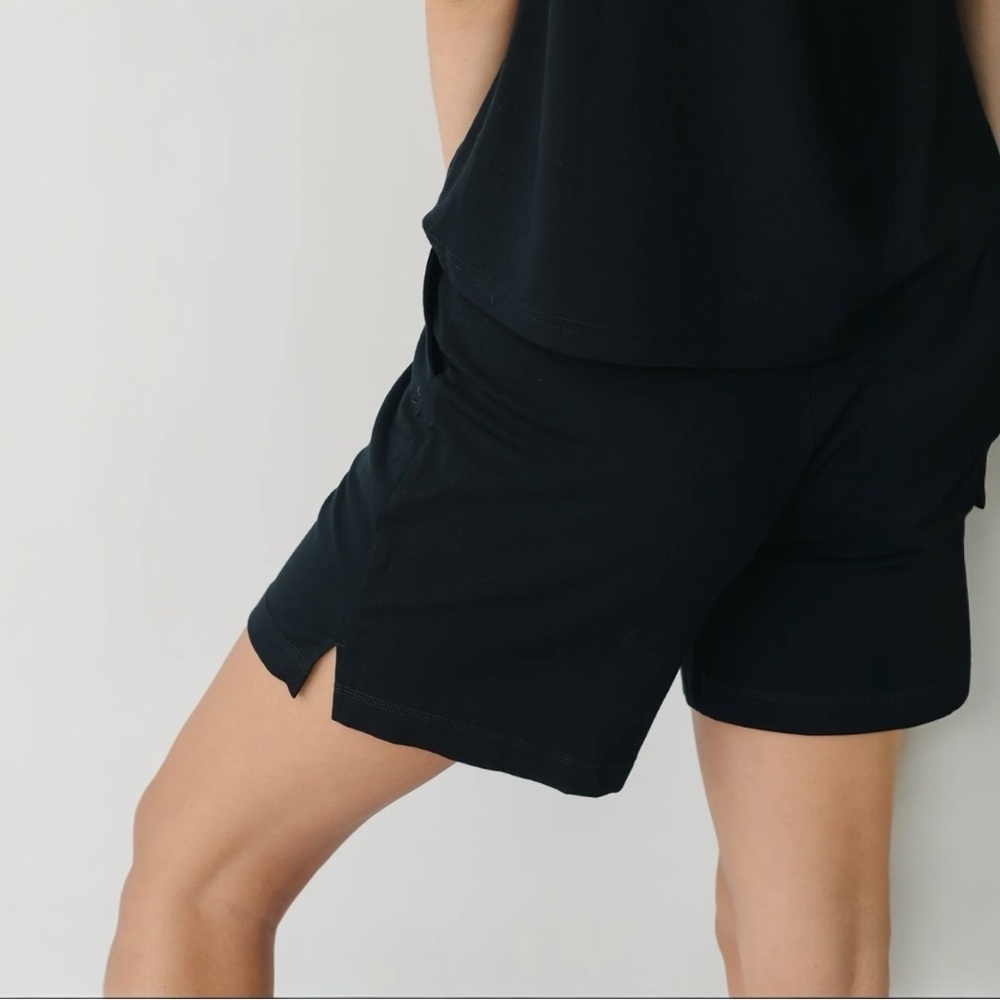 Cozy Earth Women's Brushed Bamboo 6” Mid-Length Lounge PJ Shorts Black Small NEW - Picture 6 of 10